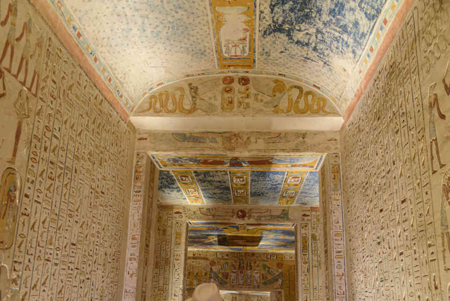 Egipto 226 - Valle de los Reyes - Tumba de Ramsés IV.jpg